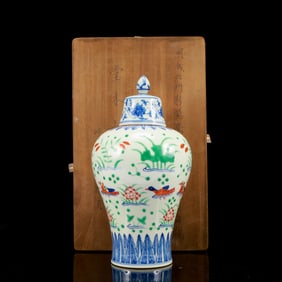 An Exquisite Blue and White Famille-Rose Flower and Duck Pattern Bottle