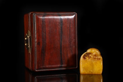 An Exquisite Tianhuang Stone Fish Pattern Seal