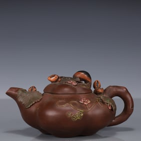 An Exquisite Purple Sands Squirrel and Grapes Pattern Teapot
