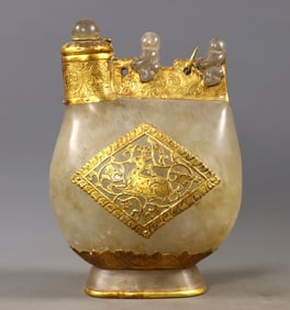 An Exquisite Crystal Cover with Gold Sika Deer Pattern Pot