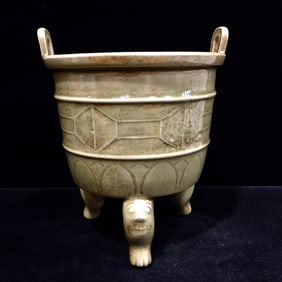 An Exquisite Yue yao Tripod Censer