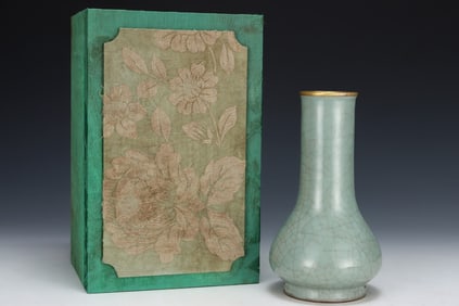 An Exquisite Guan yao Celadon Glazed Painted Gold Vase