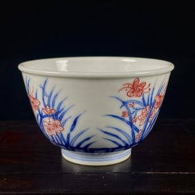 An Exquisite Blue and White Underglaze-Red Flower Pattern Cup