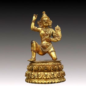 A Solemn Gilt Bronze Statue of Vajra
