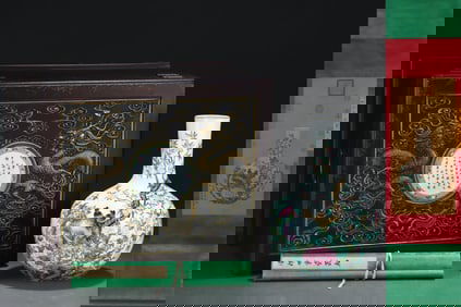 A Rare Famille-Rose Painted Gold Flower and Bird Pattern Vase,With Poem,With Chinese Vertical Scroll