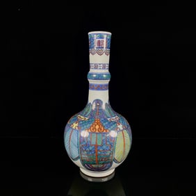 An Exquisite Doucai Auspicious Cloud Pattern Vase