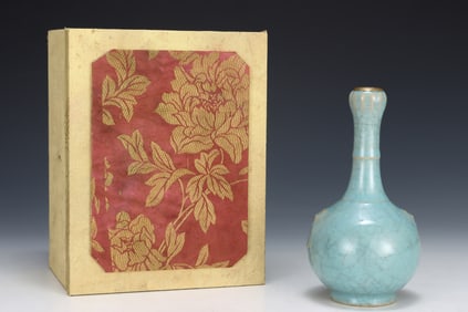 An Exquisite Ru yao Sky Blue Glazed Vase