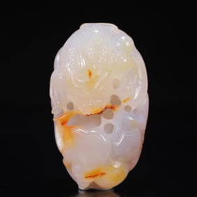 An Exquisite Agate Dragon Pattern Ornamen