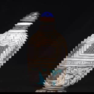 An Exquisite Glass Figure Pattern Snuff Bottle: An Exquisite Glass Figure Pattern Snuff Bottle,Qing Dynasty, China,Daoguang Four-character Mark,Size:2inx1.2inx3.5in, Weight:102g 琉璃人物纹鼻烟壶,È