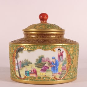 An Exquisite Enamel Figure Pattern Tea Caddy