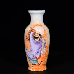 An Exquisite Enamel Figure Pattern Vase,With Poem
