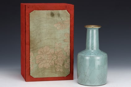 An Exquisite Guan yao Celadon Glazed Painted Gold Vase