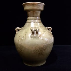 An Exquisite Yue yao Vase