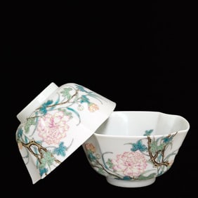 A Pair of Exquisite Famille-Rose Flower Pattern Bowls