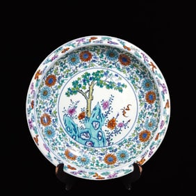 An Exquisite Famille-Rose Doucai Flower Pattern Plate