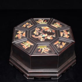 An Exquisite Zitanwood Inlaid Gems Flower and Bird Pattern Box with Cover