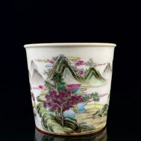 An Exquisite Famille-Rose Landscape Pattern Cup