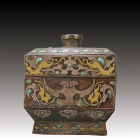 A Exquisite Gold and Silver-Inlaid Bronze Auspicious Beast Pattern Box