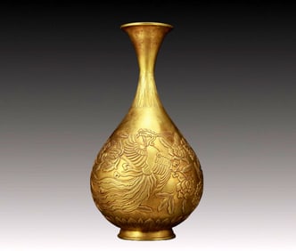 An Exquisite Gilt Bronze Flower and Phoenix Pattern Vase