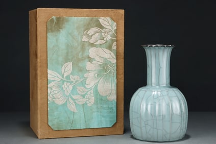 An Exquisite Guan yao Celadon Glazed Vase,With an Imperial Poem by Emperor Qianlong