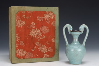 An Exquisite Ru yao Sky Blue Glazed Dragon Pattern Double-Ears Vase