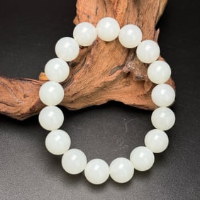 An Exquisite White Jade Bracelets