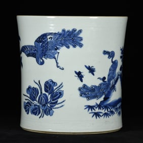 An Exquisite Blue and White Flower and Bird Pattern Brush Pot