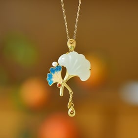 An Exquisite Sterling Silver Inlaid White Jade Necklace