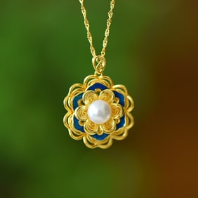 An Exquisite Sterling Silver-Gold Plated Inlaid Pearl Necklace