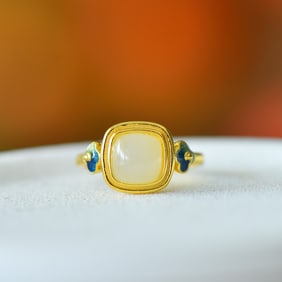 An Exquisite Sterling Silver Inlaid White Jade Ring