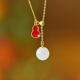 An Exquisite Sterling Silver Inlaid White Jade Gourd-Shaped Necklace