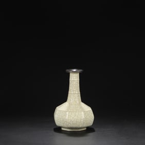 An Exquisite Ge yao Yellow Glazed Vase,with an Imperial Poem by Emperor Qianlong