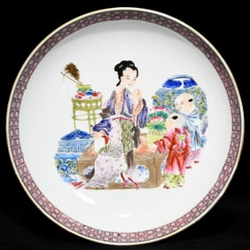 An Exquisite Famille-Rose Woman Pattern Plate