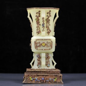 An Exquisite White Jade Inlaid silver-gilt Flower Pattern Vase