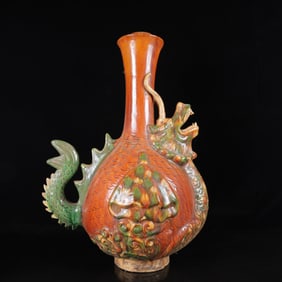 An Exquisite Tang Tri-Color Glazed Pottery Dragon Pattern Vase