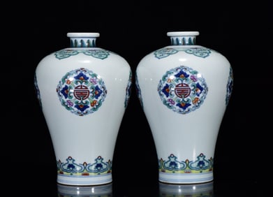 A Pair of Exquisite Doucai Bats and Peach Pattern Vases