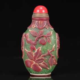 An Exquisite Glass Longevity Peach Pattern Snuff Bottle