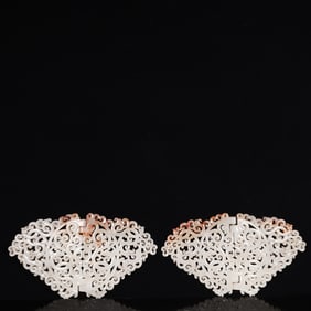 A Pair of Exquisite White Jade Chi-Dragon Pattern Ornament