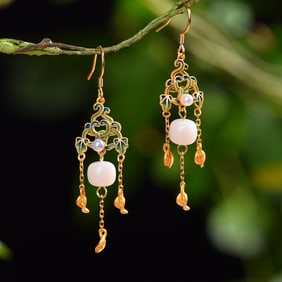 A Pair of Exquisite  Sterling Silver-Gold Plated Inlaid White Jade Enamel Earrings, Inlaid Pearl