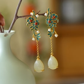 A Pair of Exquisite Sterling Silver Inlaid Jasper Flower Pattern Earrings