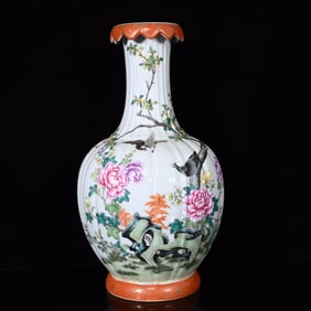 A Rare Famille-Rose Painted Gold Flower and Bird Pattern Vase,With Poem