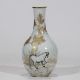 An Exquisite Gold Color Pine and Horse Pattern Vase,With Poem