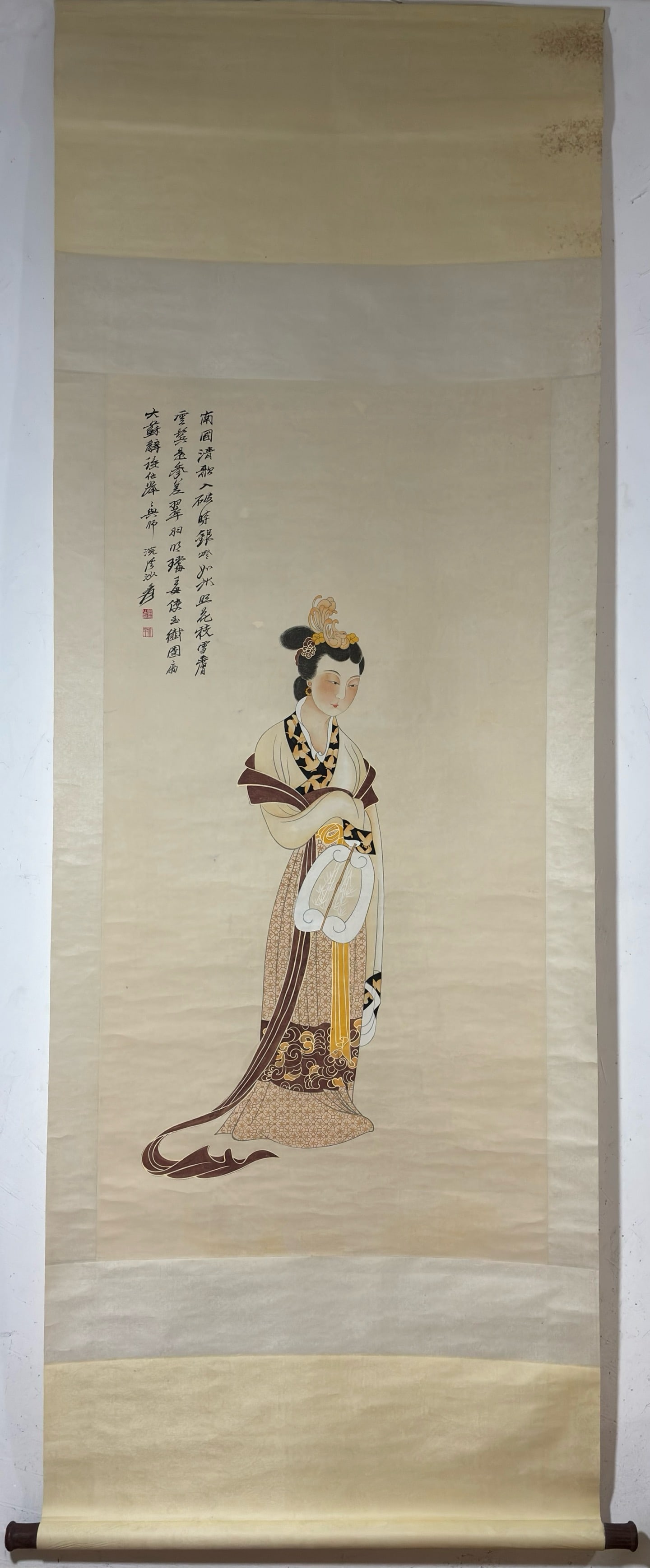 A Chinese Vertical Scroll Ink Painting of Woman on Paper,Zhang Daqian: A Chinese Vertical Scroll Ink Painting of Woman on Paper,Zhang Daqian,Size:(Without frame)50.8inx25.8in 一幅中国水墨仕女图立轴,张