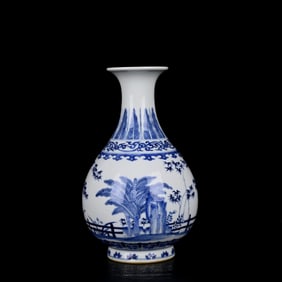 An Exquisite Blue and White Banana Leaf and Bamboo Pattern Vase