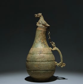 An Archaic Bronze Feather Pattern Bird-head Cover Vase