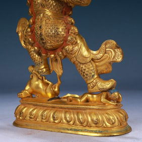 A Solemn Gilt Bronze Statue of Vajra