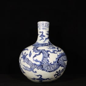 A Huge Blue and White Auspicious Cloud and Dragon Pattern Vase
