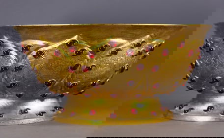 An Exquisite Gilt Bronze Auspicious Beast Pattern Bowl,Inlaid Gems