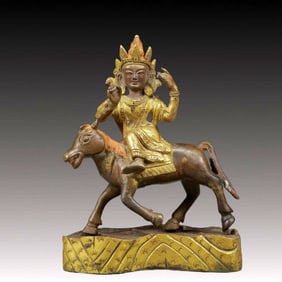 A Solemn Gilt Bronze Statue of Vajra protector