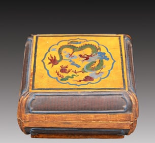 A Brilliant Hexagonal Lacquered 'Dragon& Auspicious Cloud' Box